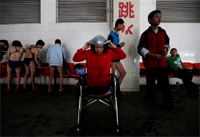 Cô bé này chia sẻ, nếu muốn biết bơi, cháu sẽ phải nỗ lực gấp nhiều lần so với các trẻ em khác.