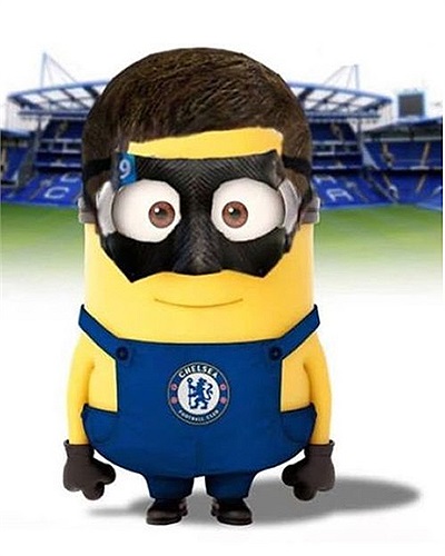 Torres với chiếc mặt na bảo vệ