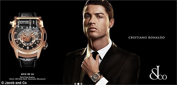 Thu nhập từ việc làm đại diện hình ảnh rất cao. Ngoài ra, Ronaldo cũng được thoải mái sử dụng đồng hồ của Jacob Arabo trong các sự kiện mà anh tham dự