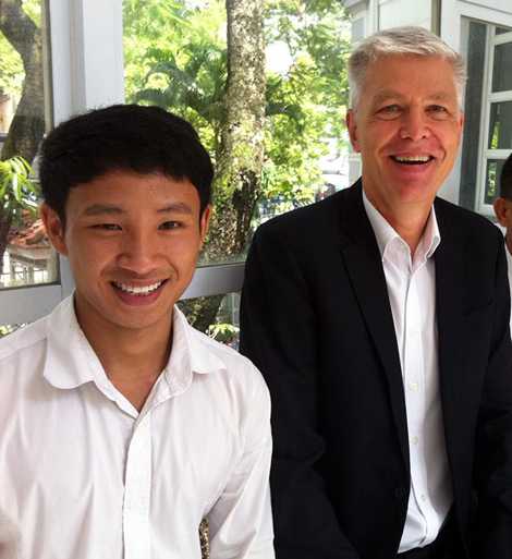 Vu Xuan Tien va Dai su Dan Mach