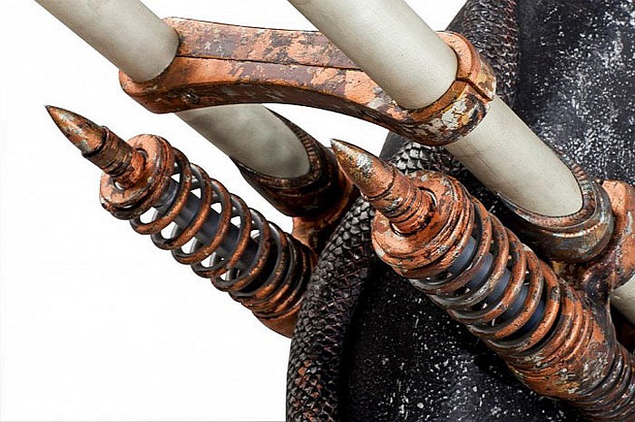 Chiếc xe được bật mí là làm bằng 315 kg vàng và người chế tạo đang chờ đợi để ghi tên mình vào kỷ lục Guiness. Tuy nhiên, trên thực tế thông tin này rất có thể là một con cá lớn trong ngày Cá tháng 4 (ngày nói dối). 