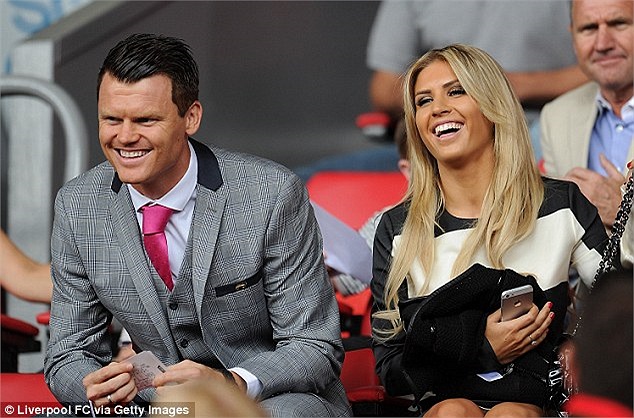 Risse bảnh bao bên vợ.