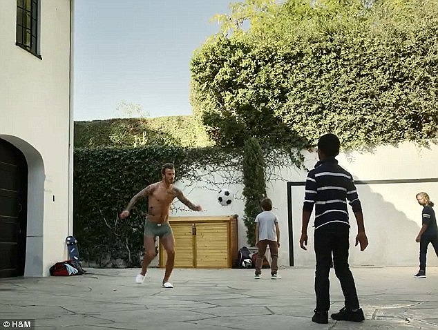 Hiện cựu cầu thủ người Anh đang tích cực chuẩn bị cho vai trò mới.