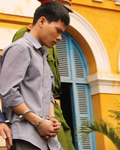 em vợ, giở trò đồi bại, sắp cưới, tù giam