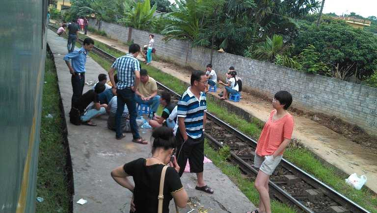 sạt lở đất, yên bái, kẹt tàu, chậm giờ, hà nội - lào cai, ga ngòi hóp