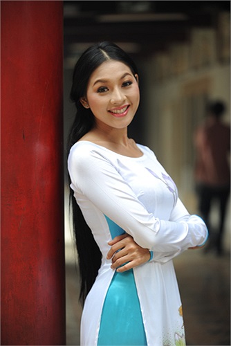 Với vẻ đẹp sắc sảo, Thái Nhã Vân còn xuất hiện trong một số mẫu quảng cáo dầu gội đầu, sữa tươi, thuốc bổ...