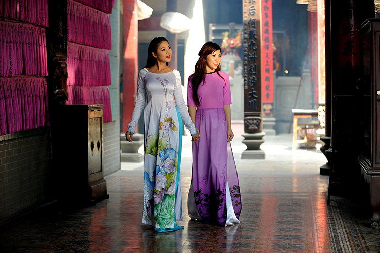 Người thân, bạn bè của cô đã động viên cô nhiều để cô có thể tiếp tục theo đuổi đam mê nghệ thuật. Ca sĩ Thúy Khanh cũng là bạn của Thái Nhã Vân