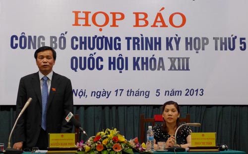 Chủ nhiệm Văn phòng QH Nguyễn Hạnh Phúc cho biết có 2 phương án tên nước trình ra QH
