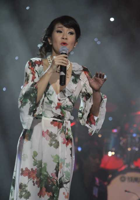 Hồng Nhung