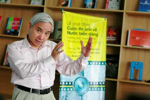 TS Nguyễn Hữu Ninh