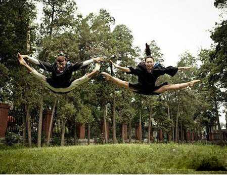 Sinh viên quậy 'khó đỡ' trong lễ tốt nghiệp