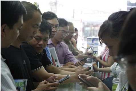 Smartphone lõi tứ, màn hình Full HD gây sốt toàn quốc