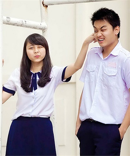 Nét tinh nghịch đáng yêu của teen Sài Thành trong đồng phục trường.