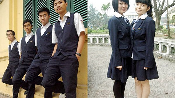 Hơn 100 năm thành lập, trường Chu Văn An - Hà Nội mới đưa ra một quyết định mang tính đột phá, đầy táo bạo đó chính là thay đổi đồng phục trường. Trên đây là hình ảnh đồng phục mùa đông dành cho nam và nữ.