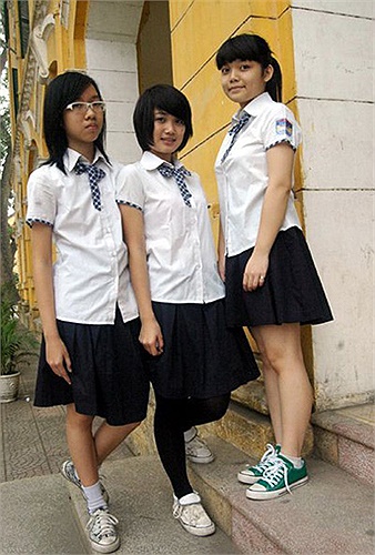 Đồng phục mùa hè dành cho nữ.