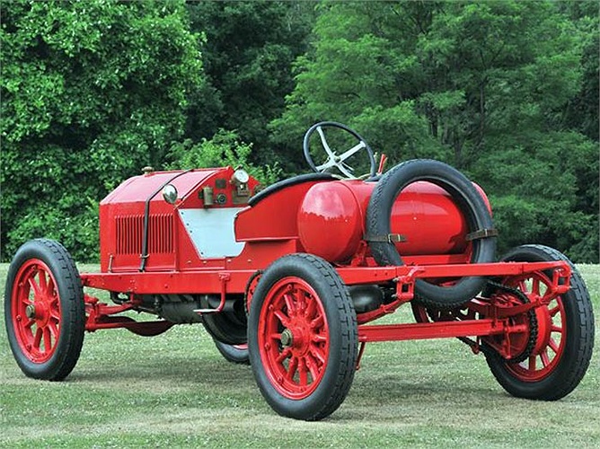 hay phiên bản phục chế của mẫu xe đầu tiên trong lịch sử thế giới Benz Patent Motorwagen đời 1886