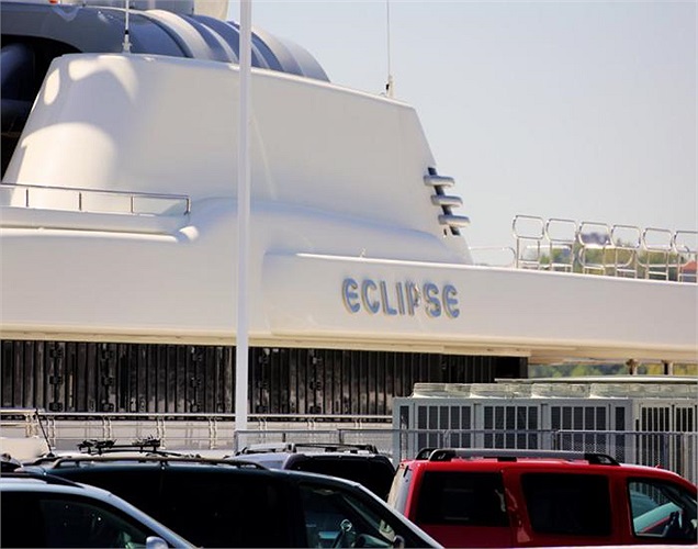 Eclipse có chiều dài gần 159m, là một trong những chiếc siêu du thuyền nổi tiếng nhất hành tinh. 