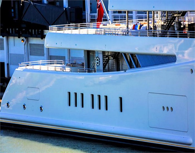 Nguồn nhiên liệu này sẽ duy trì hoạt động của du thuyền trong từng phiên kéo dài 5 giờ. Tính ra, nó đốt cháy khoảng 3.000 USD/giờ.