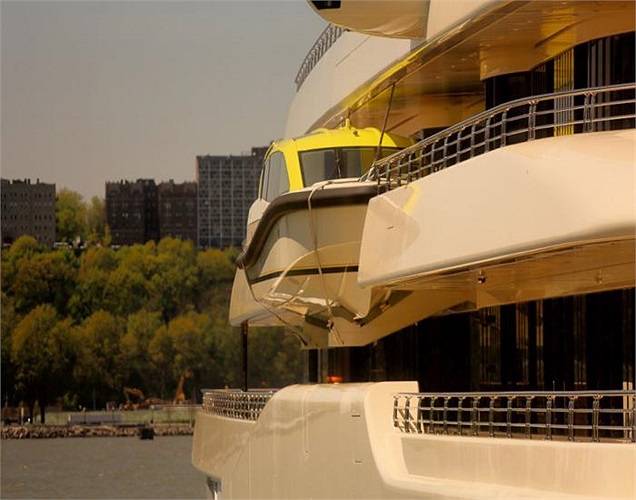 Tuy nhiên, những con số như trên chẳng có nghĩa lý gì với một tỷ phú mà tài sản ước tính hơn 10 tỷ USD như Roman Abramovich.