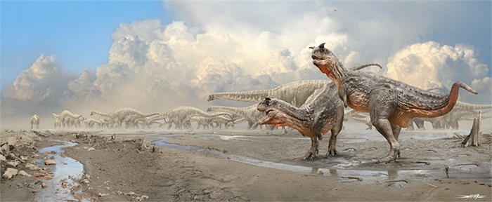 Carnotaurus là loài khủng long ăn thịt có nguồn gốc từ Nam Mỹ, xuất hiện vào cuối kỷ Phấn trắng, khoảng 70 triệu năm trước. Nó nặng khoảng 2,9 tấn với một cặp sừng nhọn đặc trưng trên đầu.