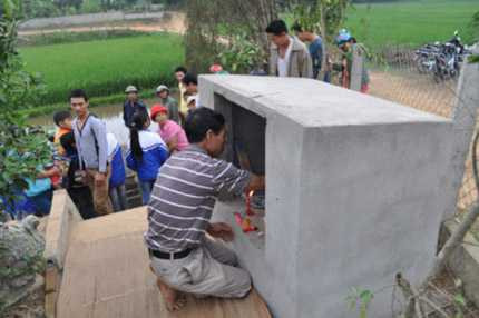 Miếu thờ “thần xà”.