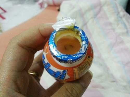 Nhiều vết lấm tấm màu xanh đen như nấm mốc