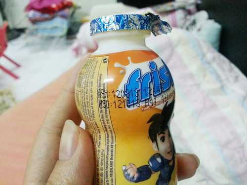 Theo thông tin ghi trên vỏ hộp (NSX: 12/03/2013 – HSD: 12/10/2013), hộp sữa này vẫn còn mới và chưa hết hạn sử dụng.