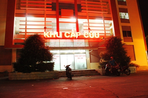 thanh niên, va chạm, bồn hoa bệnh viện, giết người