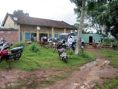 rong lúc tắm ao đằng sau nhà mình, em Phan Văn Tuấn (12 tuổi, trú thôn 6, xã Trà Đa, TP. Pleiku, Gia Lai bị đuối nước tử vong.