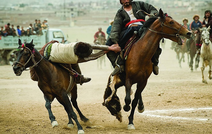 Chơi Buzkashi luôn đòi hỏi người chơi phải có sức dẻo dai và kỹ thuật tốt