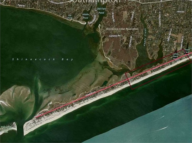 Meadow Lane là con đường dọc bờ biển ở Newyork, với rất nhiều những ngôi nhà sang trọng của người giàu có tập trung ở đây. Bên trong khu vực có sân bay trực thăng 