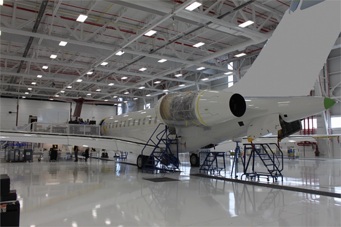 Chiếc máy bay này đã có thể cất cánh, tuy nhiên chưa có nội thất bên trong. Trị giá mỗi chiếc máy bay cá nhân sau khi hoàn thành vào khoảng 50 triệu USD