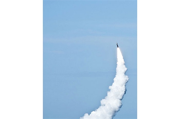 Tên lửa đạn đạo liên lục địa Trident I/II đạt tầm bắn 7.400-12.000km, lắp phần chiến đấu kiểu MIRV (chứa 8-12 đầu đạn hạt nhân dẫn hướng độc lập).(Theo Kiến thức)