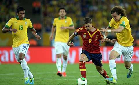 torres giữa vòng vây