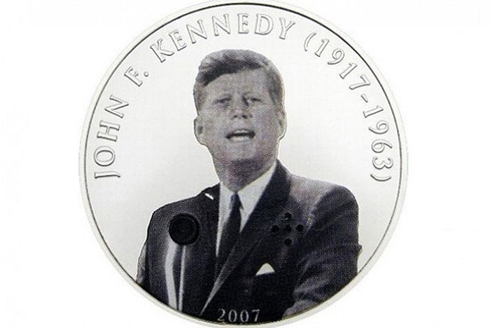 Năm 2007, Mông Cổ đã phát hành đồng xu 500 Tugrik in hành cựu Tổng thống Mỹ John F. Kennedy. Tuy nhiên điều ấn tượng hơn là trên ngực của Kennedy có một cái nút nhỏ, khi bấm vào đó, người ta có thể nghe được bài phát biểu 'Tôi là một người Berlin'