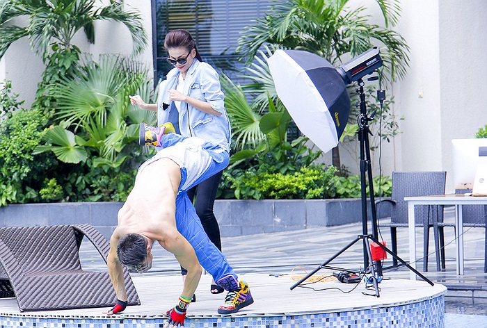 Bất ngờ Thanh Hằng đẩy Adam xuống hồ.