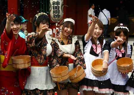 Bộ đồng phục hầu gái đã được lấy cảm hứng từ phim hoạt hình Nhật Bản. 