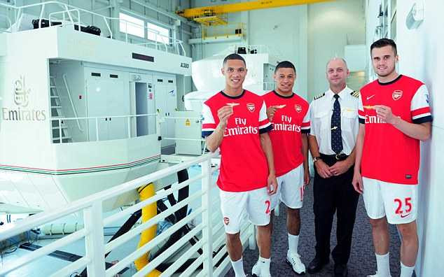Sao Arsenal vào buồng lái máy bay