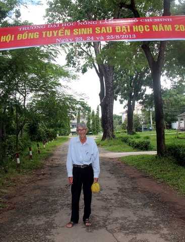 Thí sinh 69 tuổi đi thi cao học