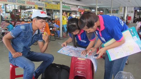 si tu, tiep suc mua thi, ben xe mien Dong.