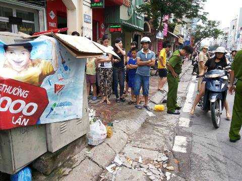 Hà Nội: Phát hiện thi thể thai nhi vứt bên vỉa hè