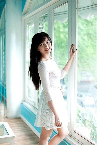 Cô gái xinh đẹp này cũng là người mẫu ảnh cho nhiều shop thời trang, các tờ báo tuổi teen