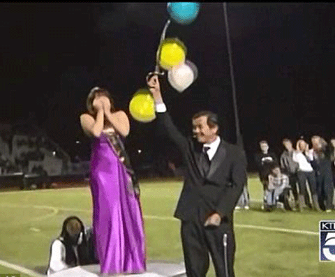 Cassidy hạnh phúc trong lễ nhận giải hoa hậu