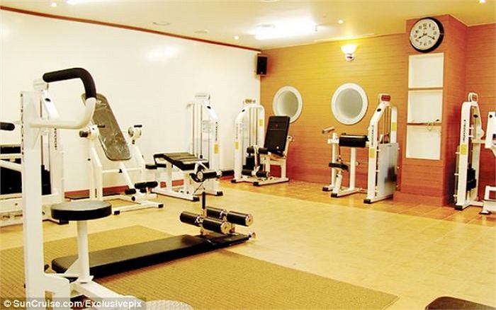 Bên trong phòng tập gym tiện nghi với đầy đủ 
