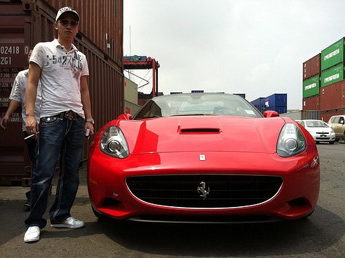 Đỗ Bình Dương còn thường xuyên tham gia các cuộc diễu hành siêu xe.