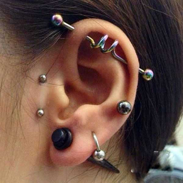 Xỏ lưỡi, nong tai đã trở thành 'mốt' của nhiều bạn trẻ