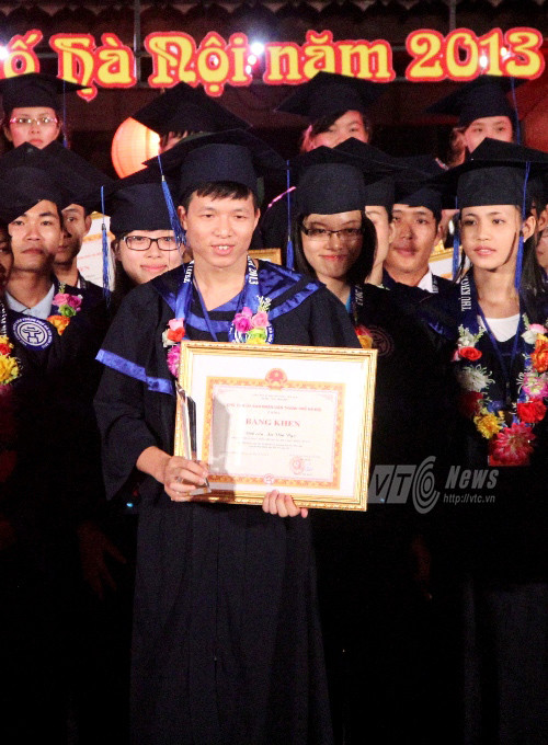 La Văn Ngọ rất vui mừng với thành tích đã đạt được 