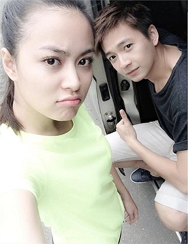Hoàng Thùy Linh làm mặt ngầu bên Ngô Kiến Huy.