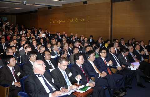 thủ tướng thăm pháp