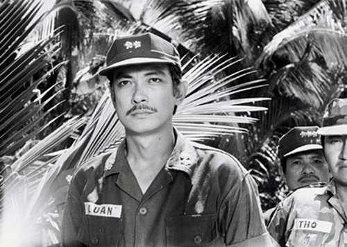 Ván bài lật ngửa